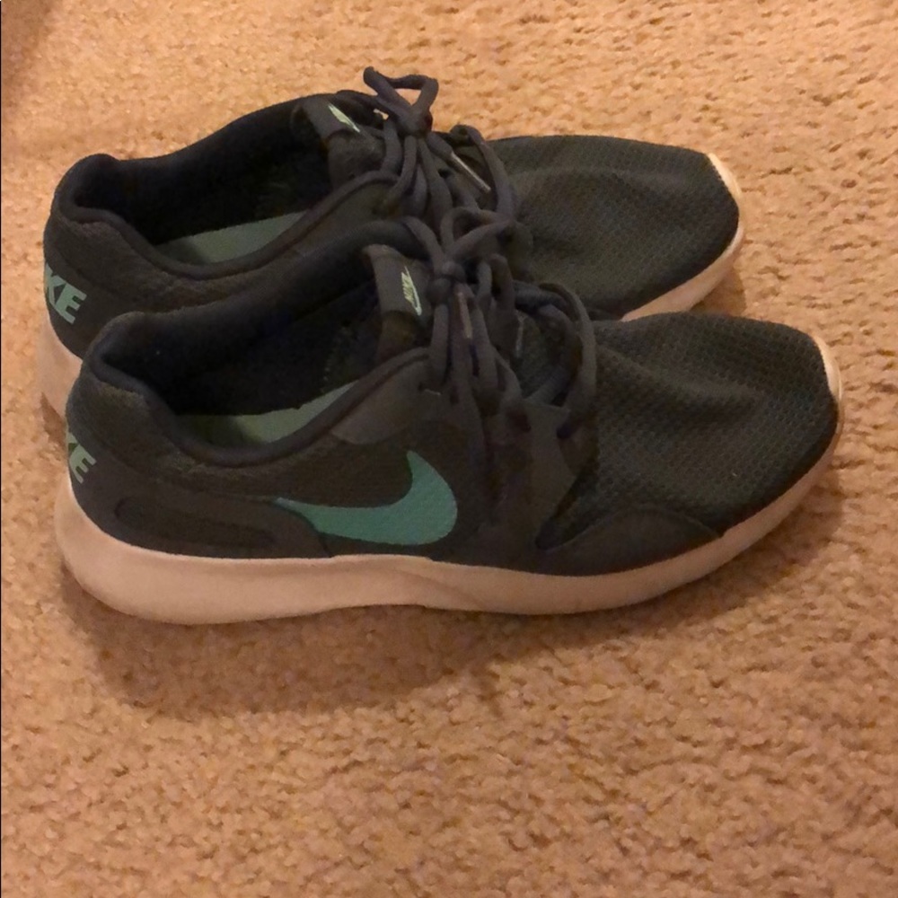 Nike’s women’s size 8 1/2